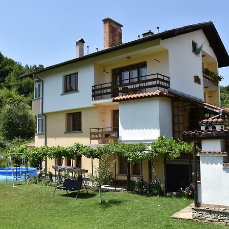 Къща Поколения Trjawna Exterior foto