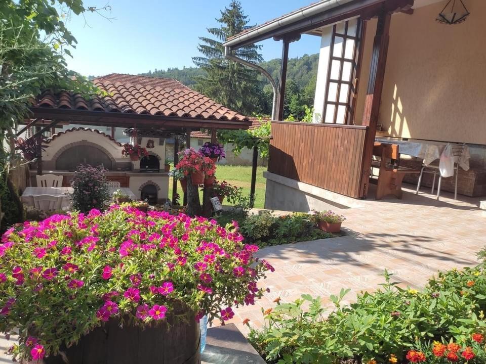 Къща Поколения Trjawna Exterior foto