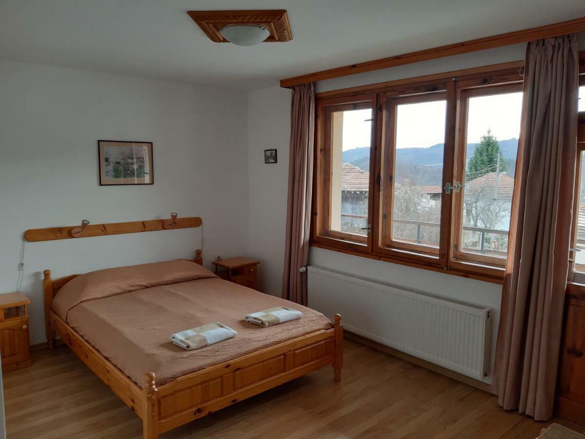 Къща Поколения Trjawna Exterior foto