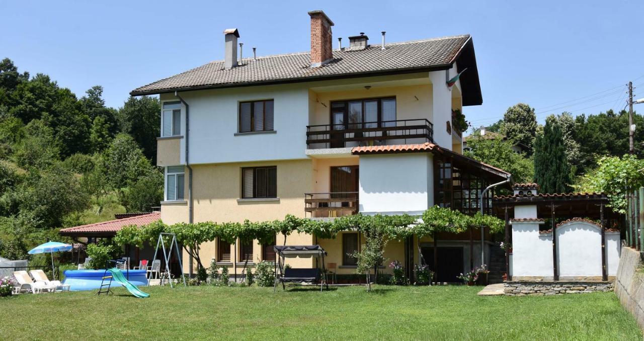 Къща Поколения Trjawna Exterior foto